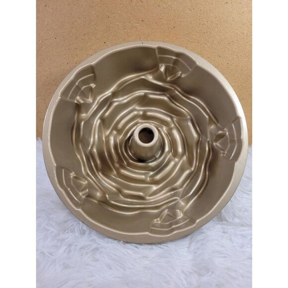Nordic Ware Rose Bundt Pan - Picture 5 of 5